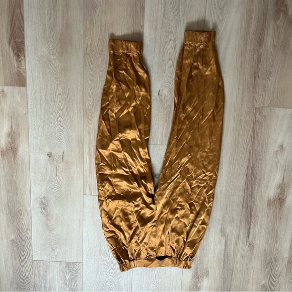 NWT Revolve Nicolas Neha and Maura Silk Two Piece Set - Picture 4 of 12